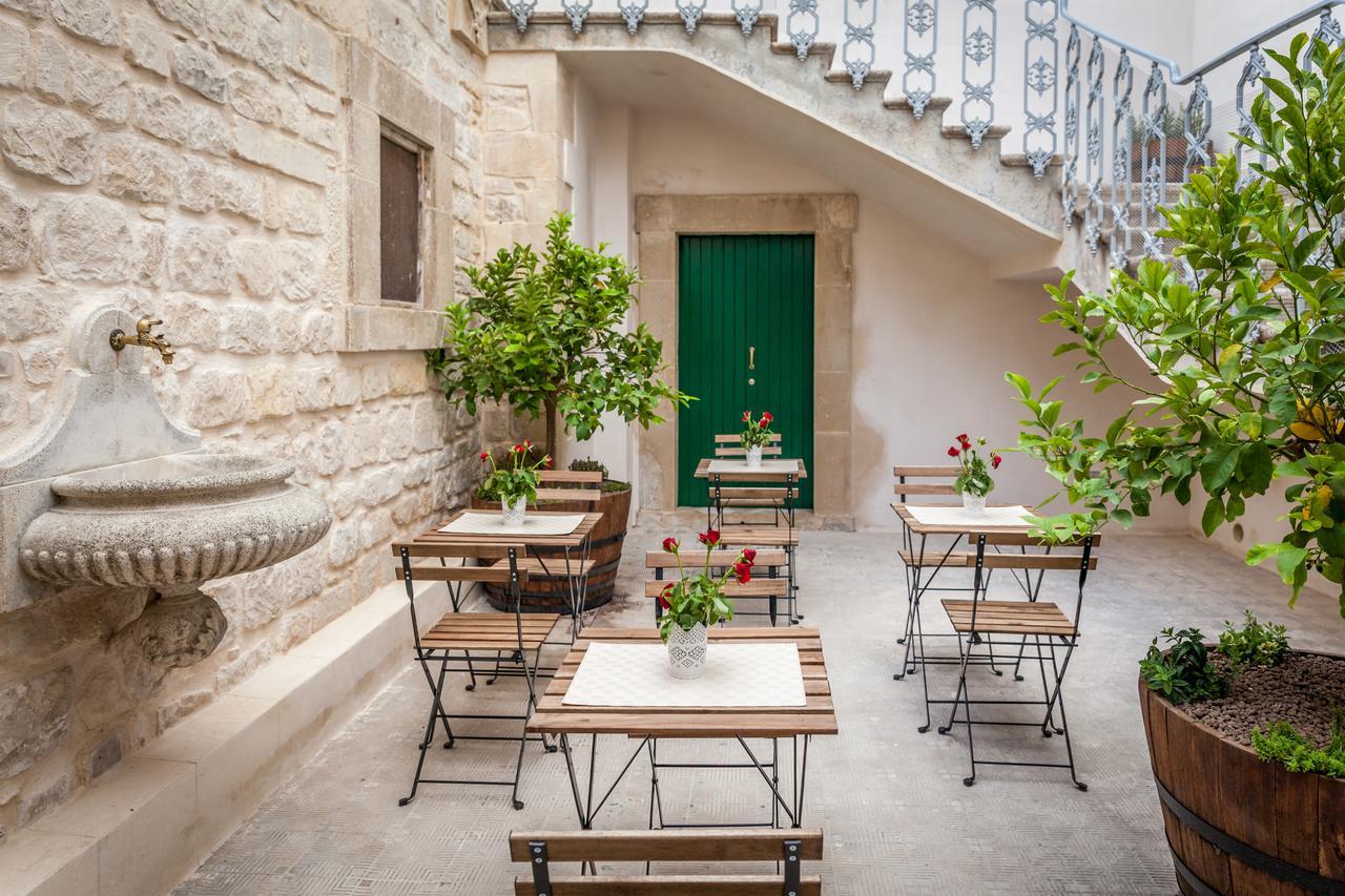Palazzo Montalbano Bed & Breakfast Scicli Ngoại thất bức ảnh