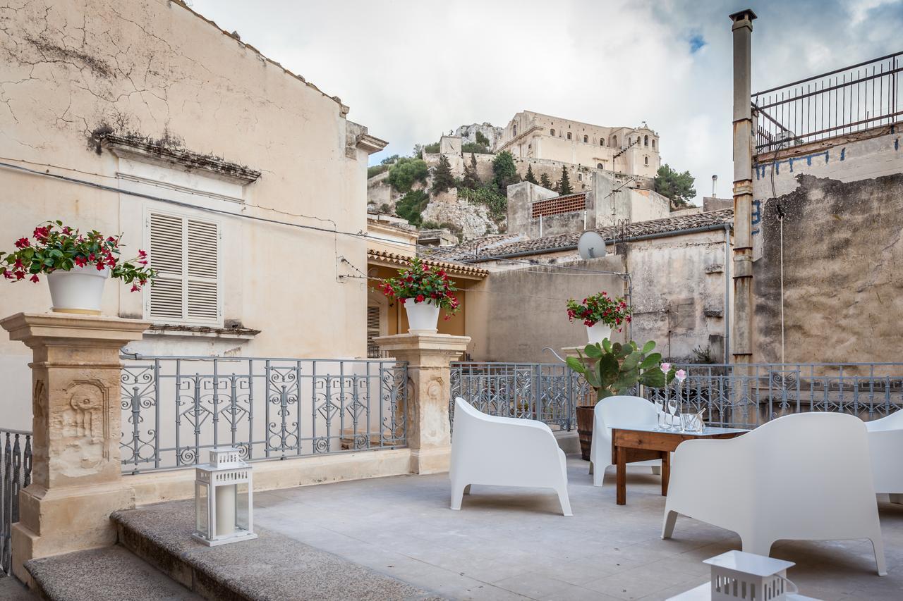 Palazzo Montalbano Bed & Breakfast Scicli Ngoại thất bức ảnh