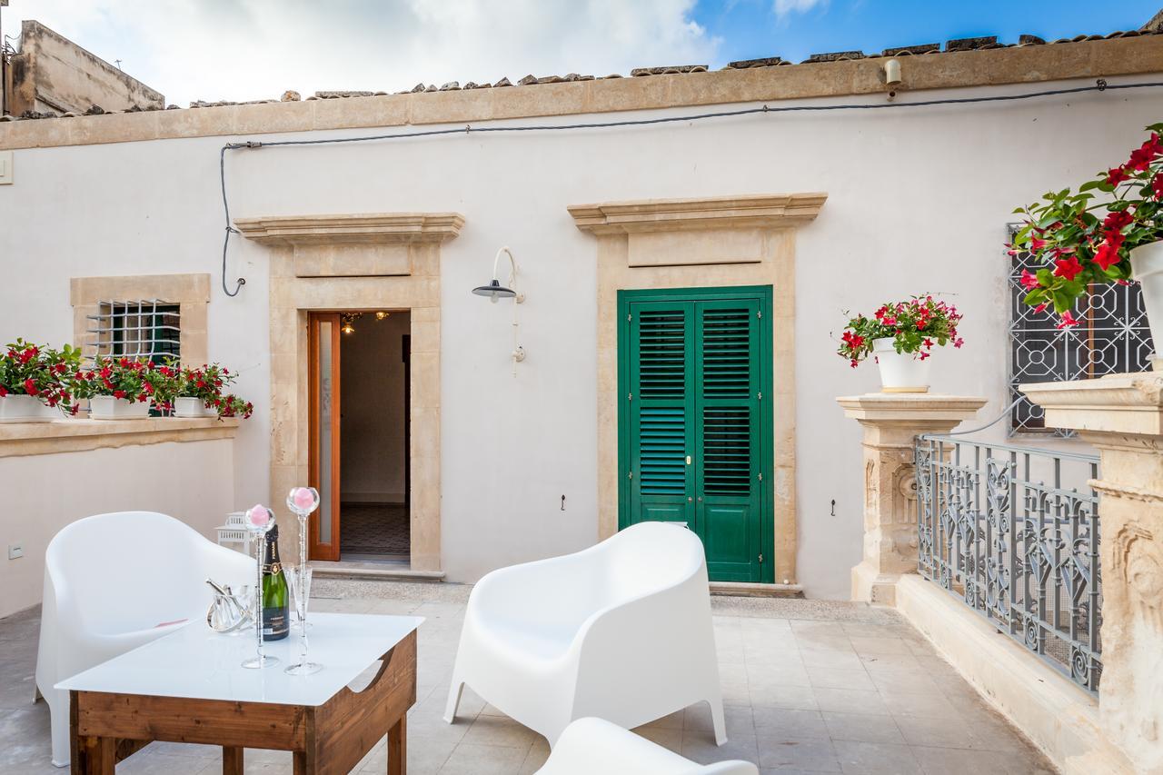 Palazzo Montalbano Bed & Breakfast Scicli Ngoại thất bức ảnh